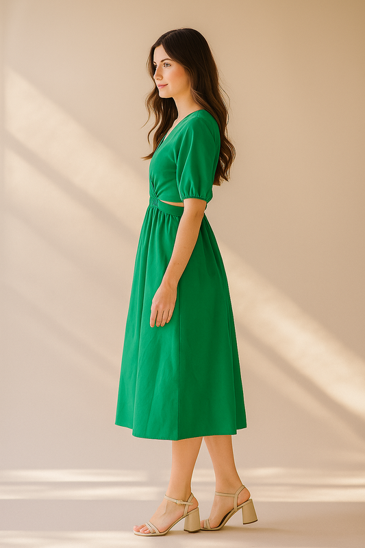 Grøn midikjole med V-udskæring og korte puffærmer